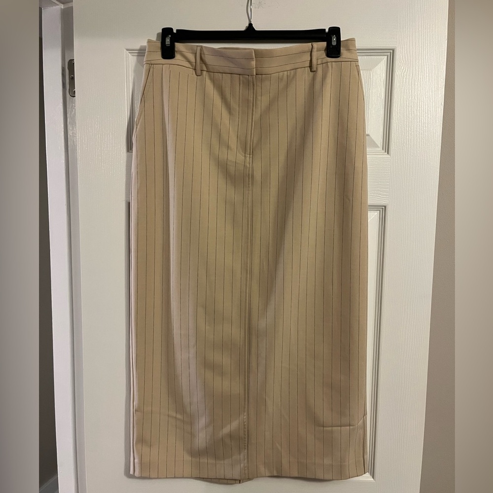 Chic Tan Pinstripe Pencil Skirt
